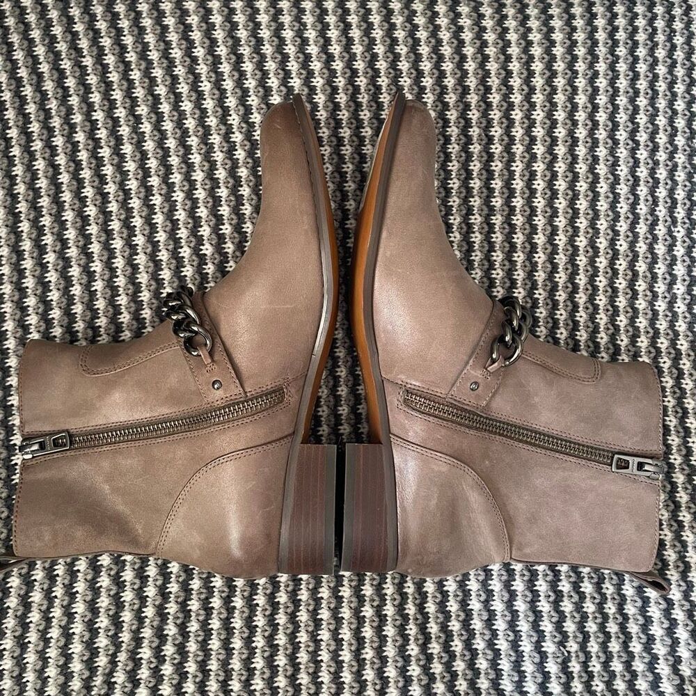 Coach Adella genuine leather ankle booties chain women’s shoe size 8.5 - Picture 8 of 15